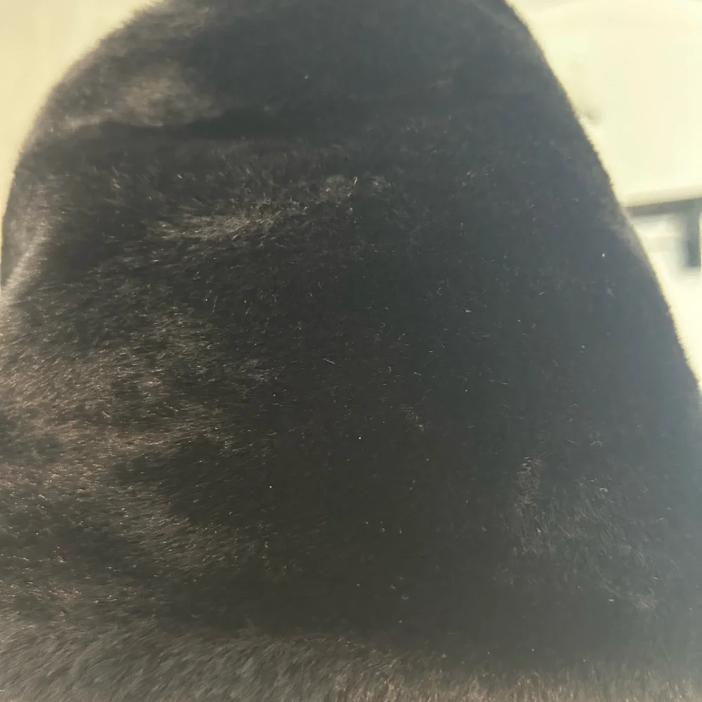 Elegant Black Scarf NWT - Picture 4 of 11